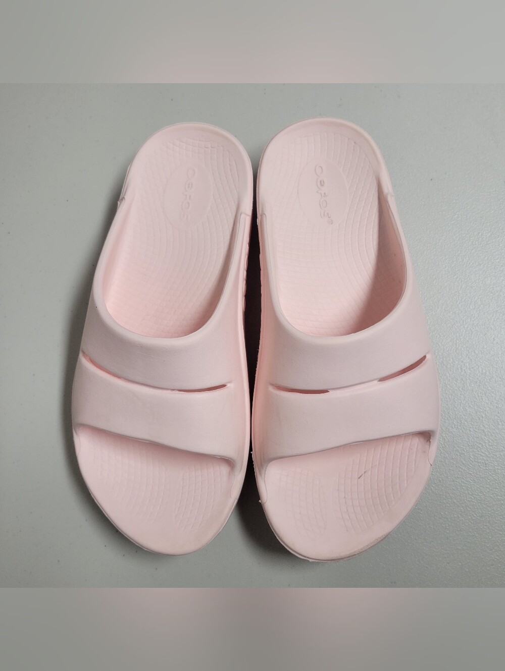 Oofos Ooahh Slide Recovery Sandals In Light Pink.
